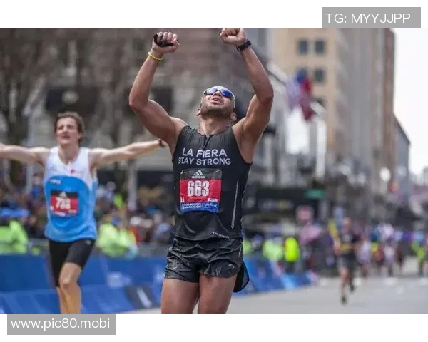 开拓者官方:夏普左腓骨应力性损伤,4-6周后接受复查 开拓者官方:夏普左腓骨应力性损伤,4-6周后接受复查